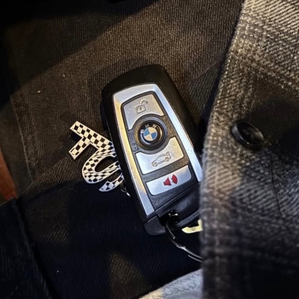 CHECKERED FLAG KEYCHAIN V2